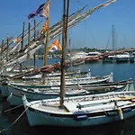 아파트 Les Jardins Du Port De *
