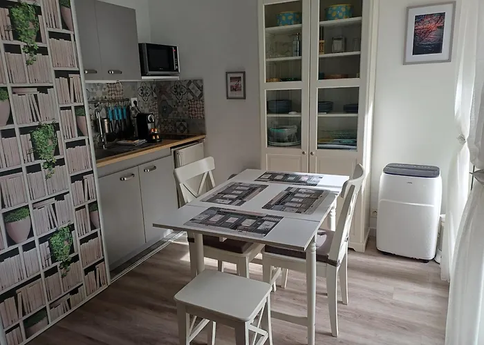 Les Jardins Du Port De Apartment *